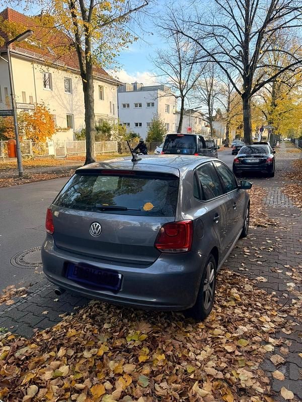 Grau Gebraucht 2010 VW Polo Kleinwagen | 4.900 € - Bild 1/4