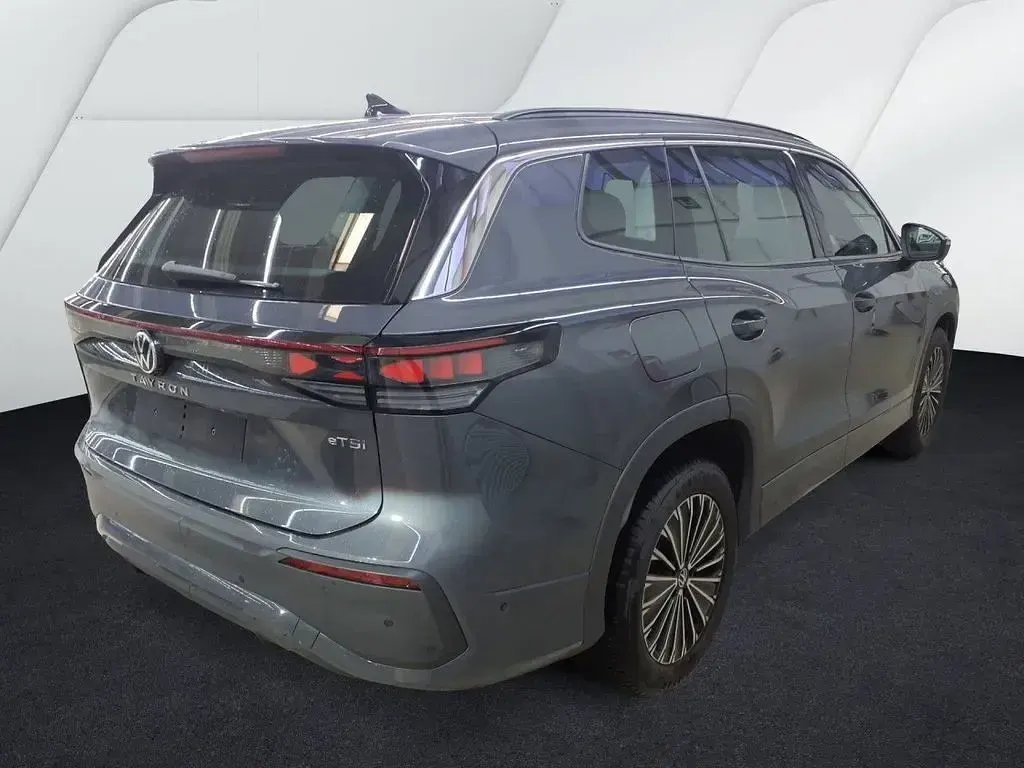 Gebraucht VW Tayron Life 150 PS (110 kW) 2025 Grau SUV