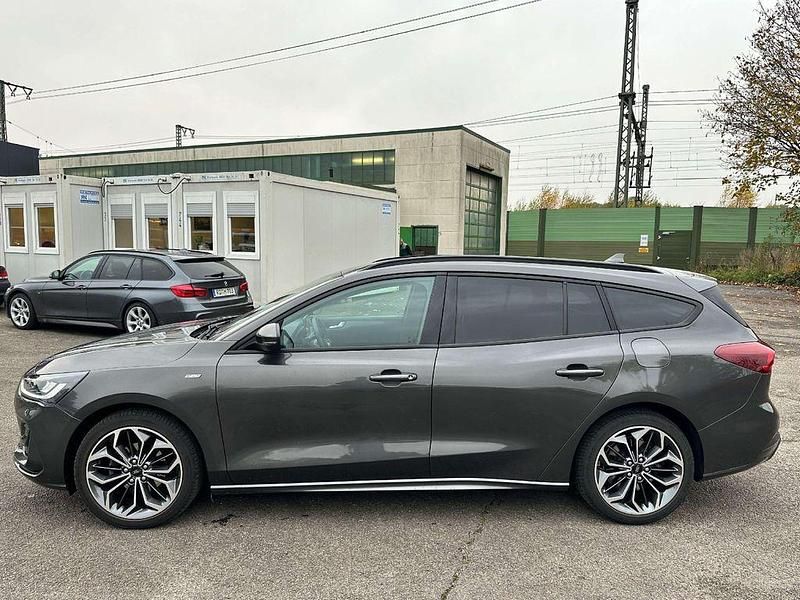 Gebraucht Ford Focus ST-Line 125 PS (91 kW) 2022 Magneticgrau Kombi