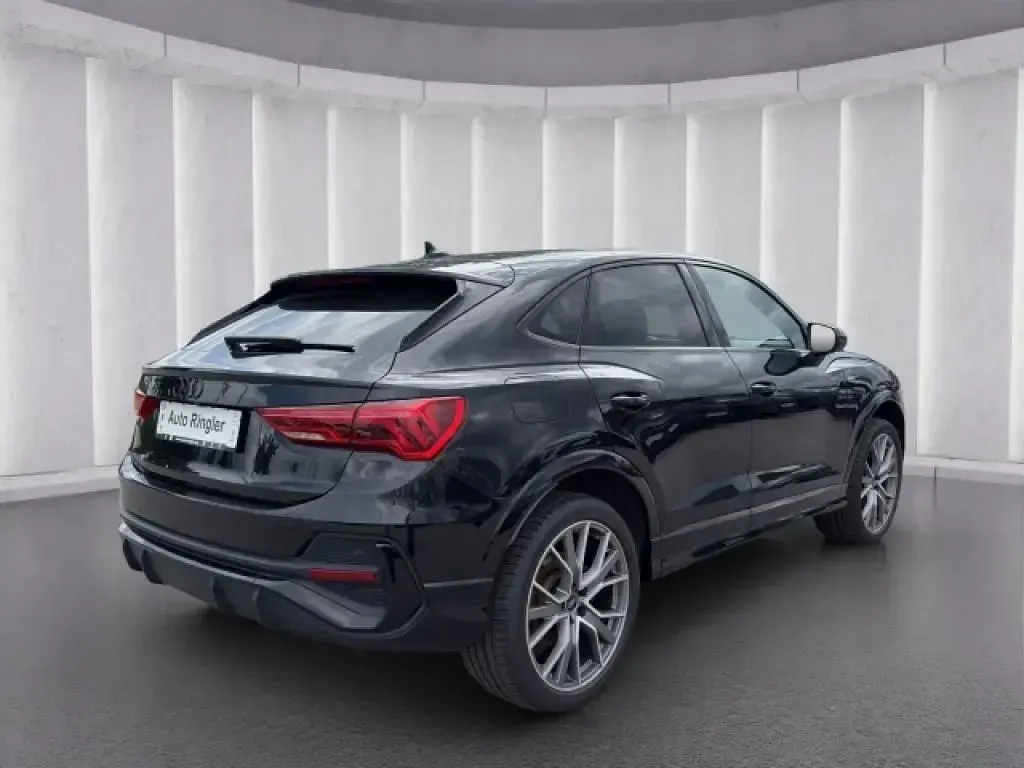 Gebraucht Audi Q3 Sportback Advanced 150 PS (110 kW) 2022 Mythosschwarz (metallic) SUV