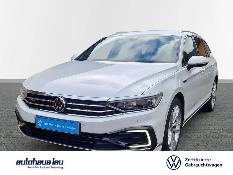 Oryxweißperlmutteffekt Gebraucht 2020 VW Passat GTE Kombi | 24.690 € (Fairer Preis) - Bild 1/4