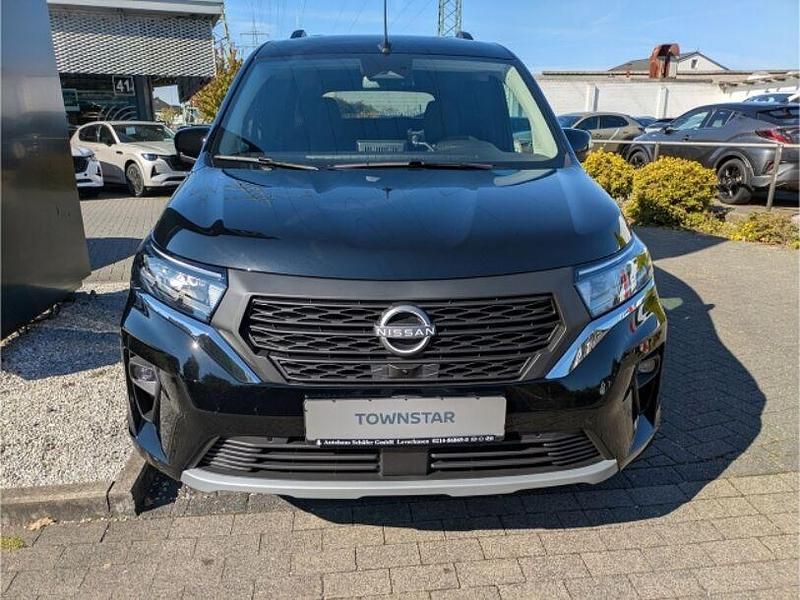 Neu Nissan Townstar 360º 131 PS (96 kW) 2025 Schwarz Van