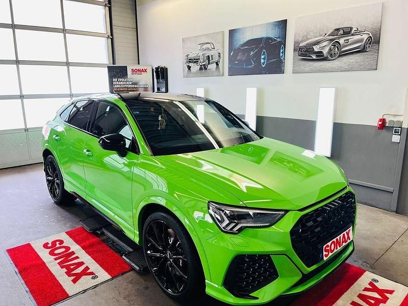 Grün Gebraucht 2020 Audi RS Q3 Ambiente SUV | 41.900 € (Fairer Preis) - Bild 1/4