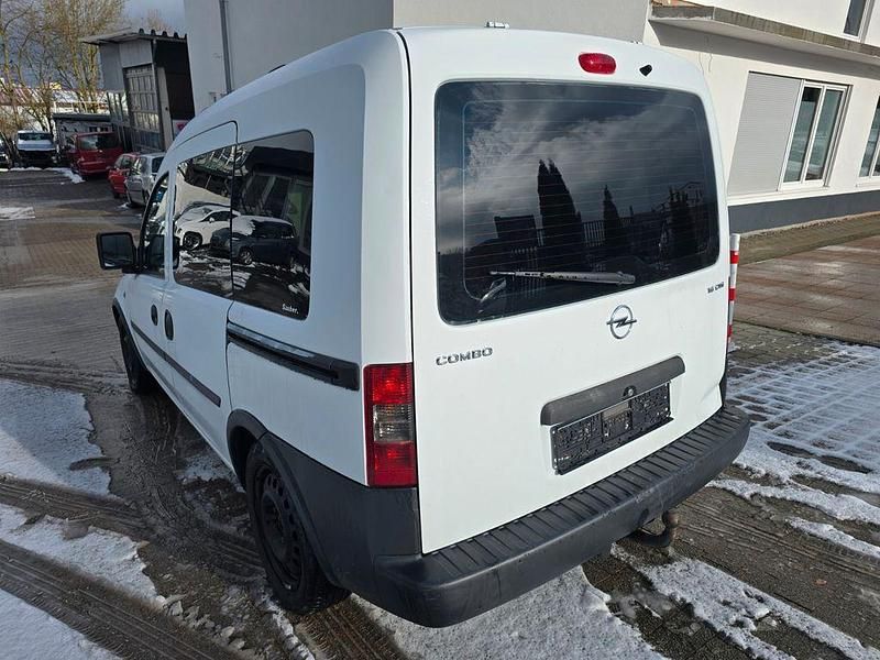 Gebraucht Opel Combo Basis 97 PS (71 kW) 2006 Weiß Van / Kleinbus