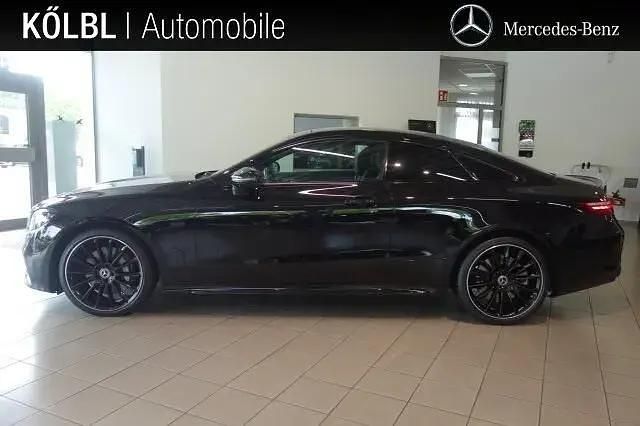 Lack obsidianschwarz Gebraucht 2024 Mercedes E450 Night Coupé | 62.780 € (Teuer) - Bild 1/3