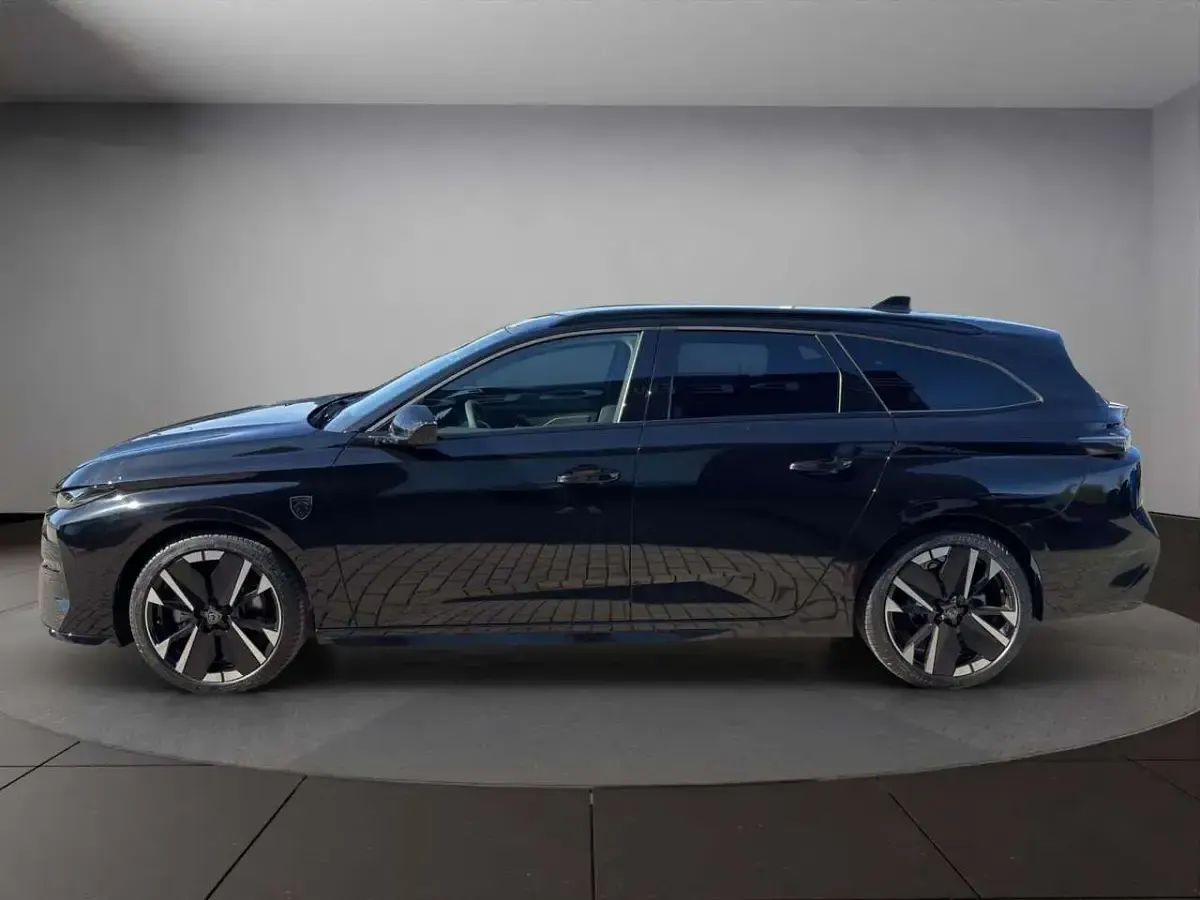 Neu Peugeot 308 SW GT 145 PS (106 kW) 2026 Perla nera schwarz Kombi