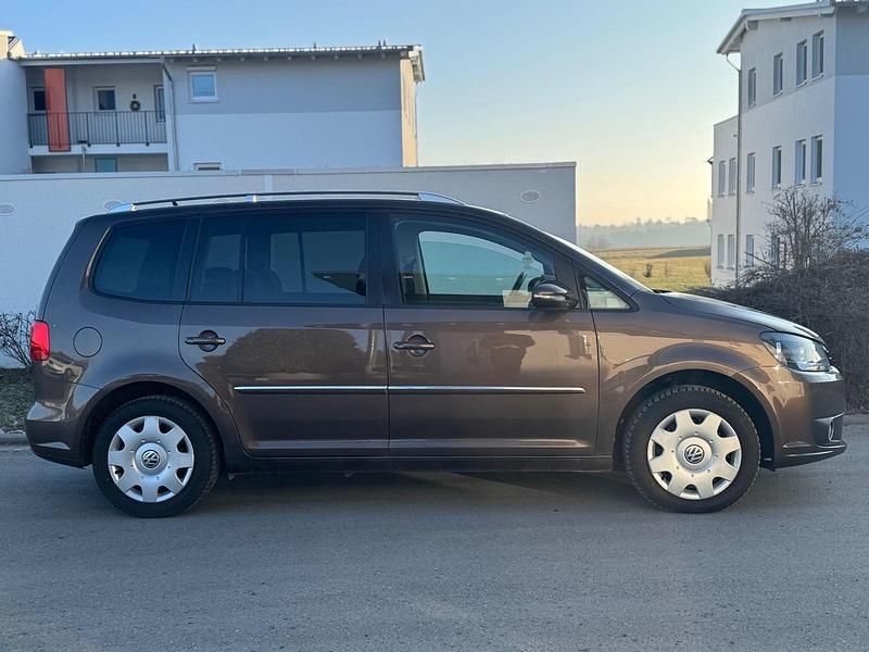 Gebraucht VW Touran 140 PS (102 kW) 2011 Braun Van / Kleinbus