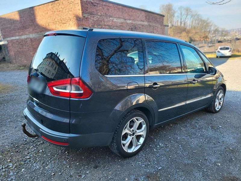 Gebraucht Ford Galaxy Titanium 163 PS (119 kW) 2010 Grau Van / Kleinbus