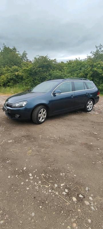 Blau Gebraucht 2010 VW Golf VI Kombi | 4.999 € (Guter Preis) - Bild 1/4