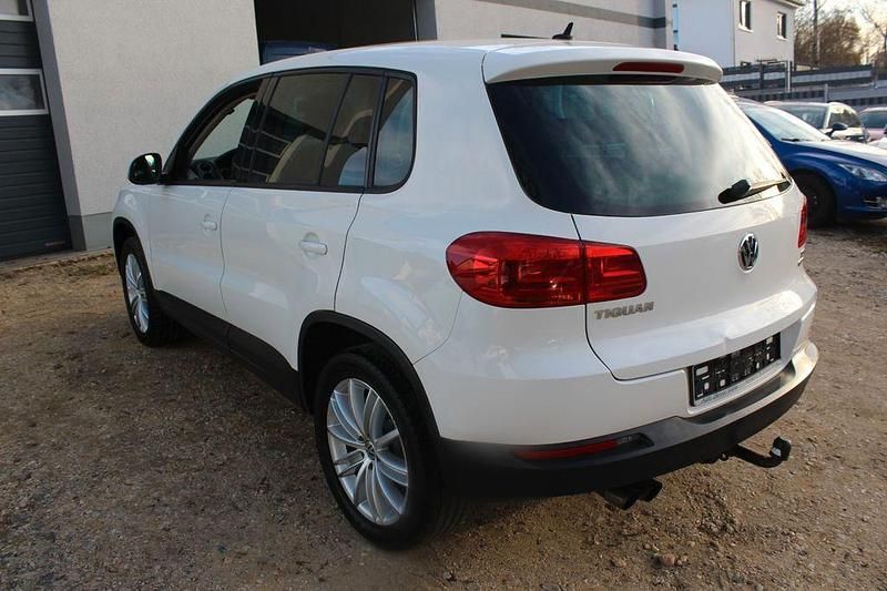 Gebraucht VW Tiguan Trendline 122 PS (89 kW) 2013 Weiß SUV