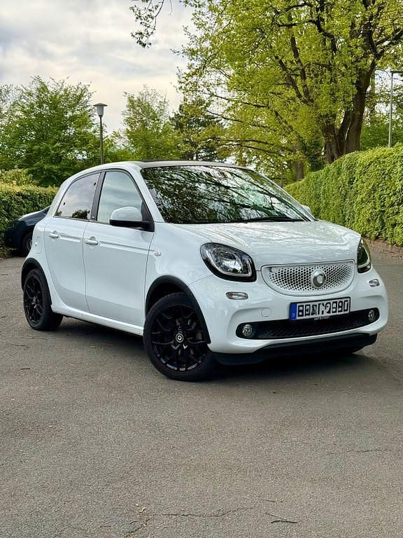 Second-hand Smart ForFour 90 CP (66 kW) 2016 Alb Hatchback