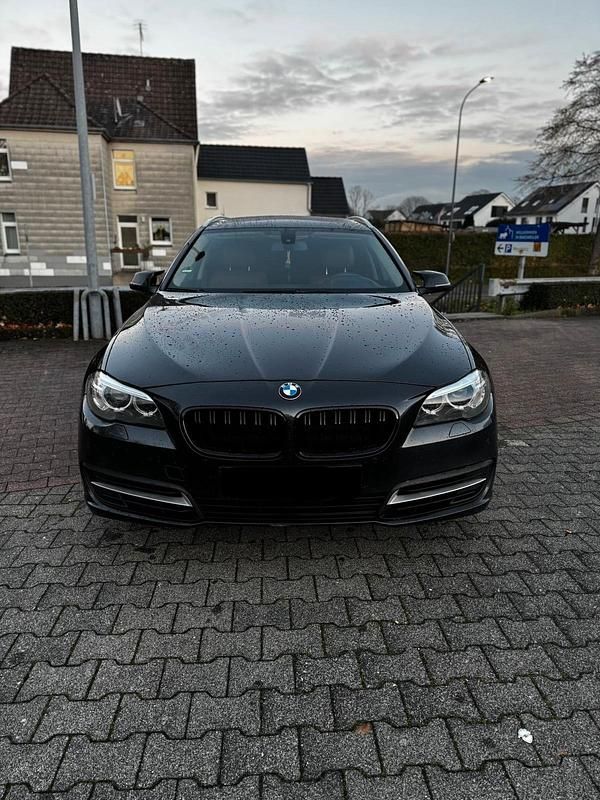 Schwarz Gebraucht 2017 BMW 518 Kombi | 12.000 € (Superpreis) - Bild 1/4