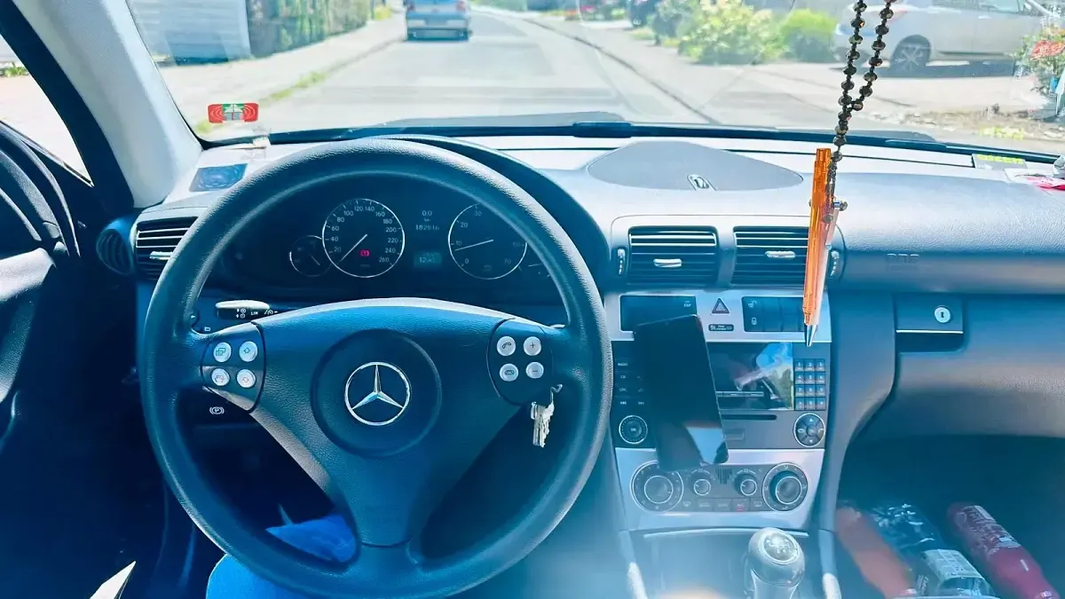 Gebraucht Mercedes C160 122 PS (89 kW) 2005 Schwarz Coupé