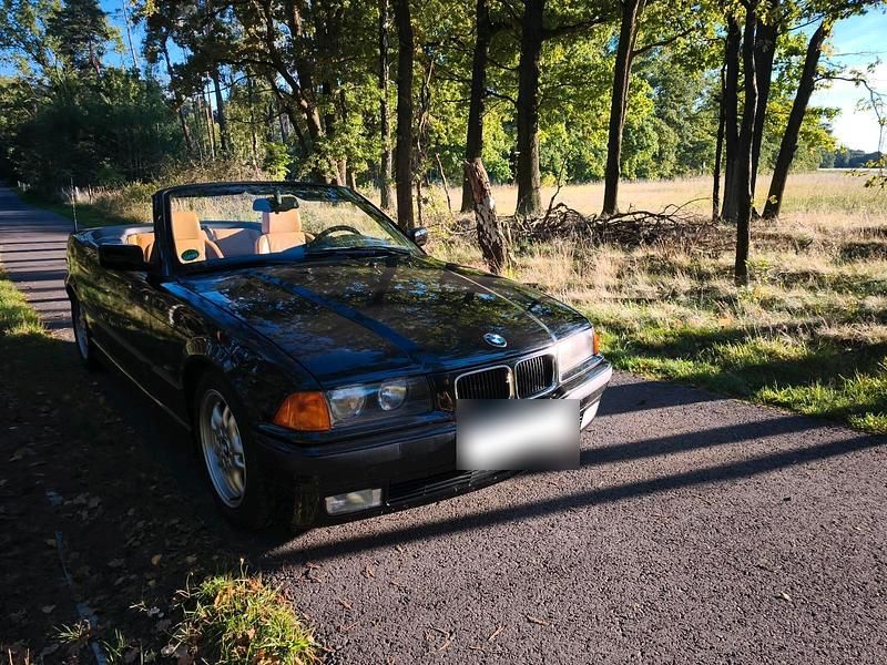 Gebraucht BMW 320 Cabriolet 150 PS (110 kW) 1995 Schwarz Cabrio