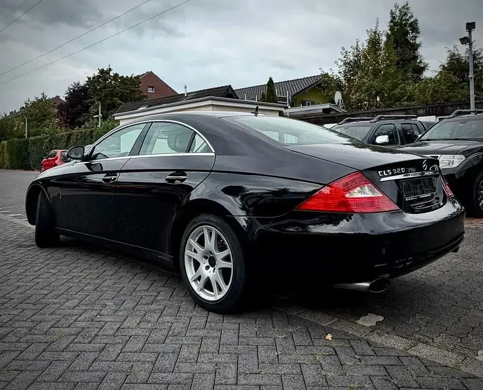 Gebraucht Mercedes CLS320 224 PS (164 kW) 2008 Schwarz Coupé
