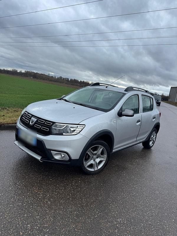 Gebraucht Dacia Sandero Stepway 90 PS (66 kW) 2018 Grau Limousine