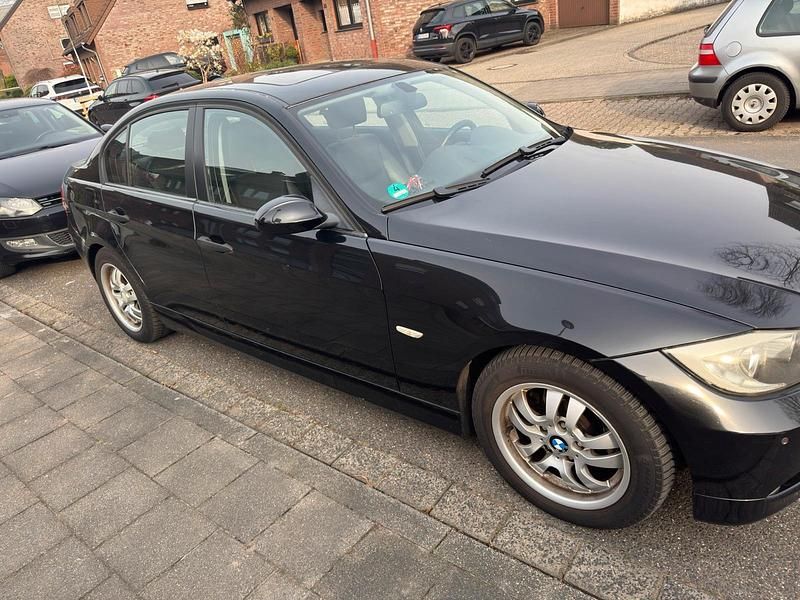 Gebraucht BMW 320 150 PS (110 kW) 2005 Schwarz Limousine