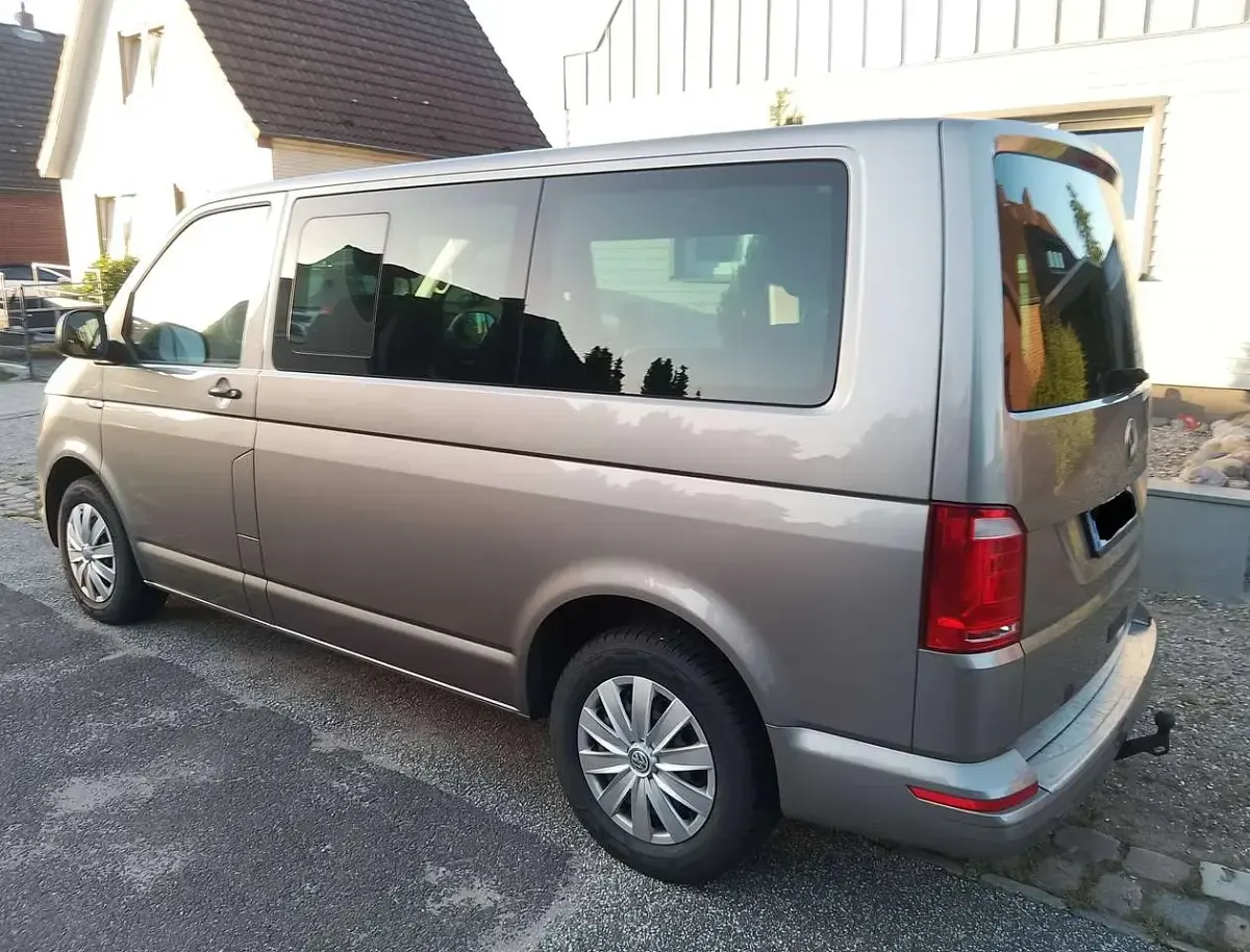 Gebraucht VW Multivan Trendline 102 PS (75 kW) 2017 Beige Van / Kleinbus
