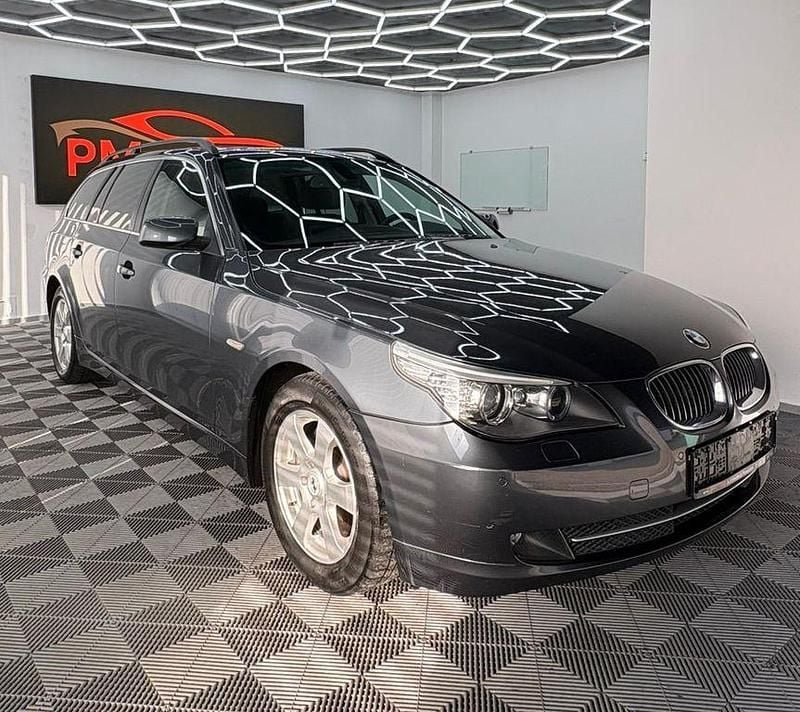 Gebraucht BMW 525 Advantage 218 PS (160 kW) 2008 Grau Kombi
