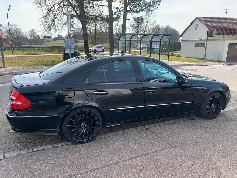 Gebraucht Mercedes E350 AMG 272 PS (200 kW) 2005 Schwarz Limousine