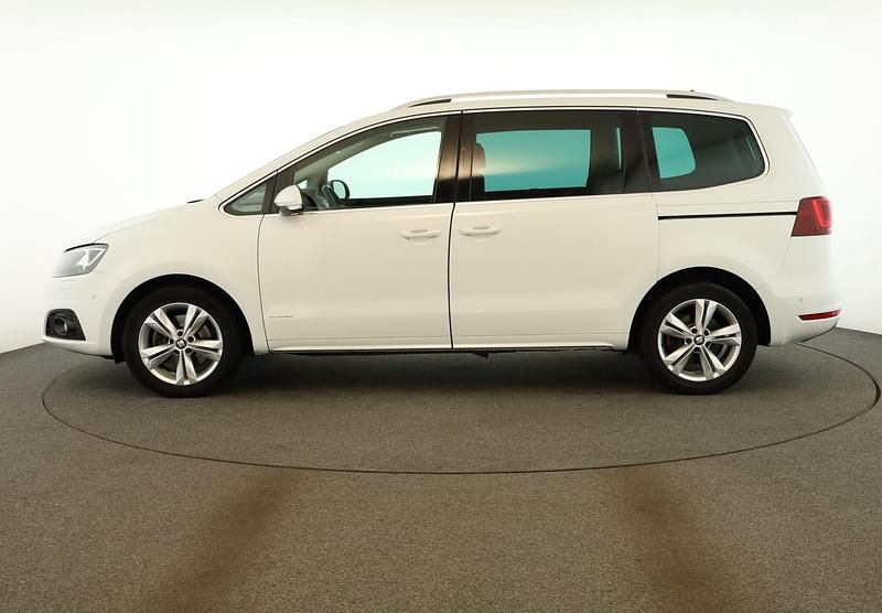 Gebraucht Seat Alhambra XCELLENCE 150 PS (110 kW) 2022 Pure white Van / Kleinbus