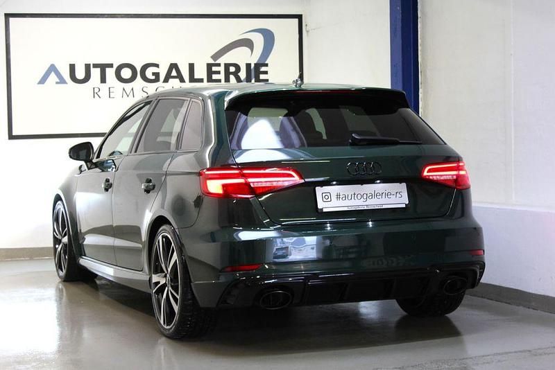 Grün Gebraucht 2019 Audi RS3 Sportback Design Kleinwagen | 35.990 € (Guter Preis) - Bild 1/4