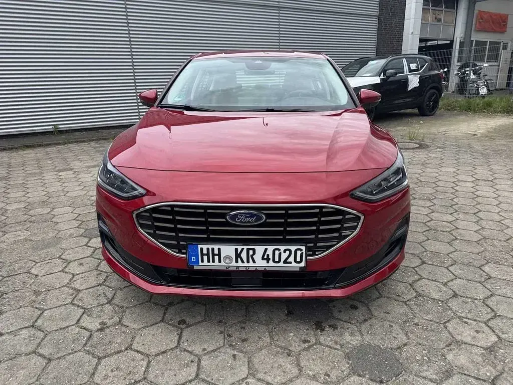 Gebraucht Ford Focus Titanium 155 PS (114 kW) 2025 Rot Limousine