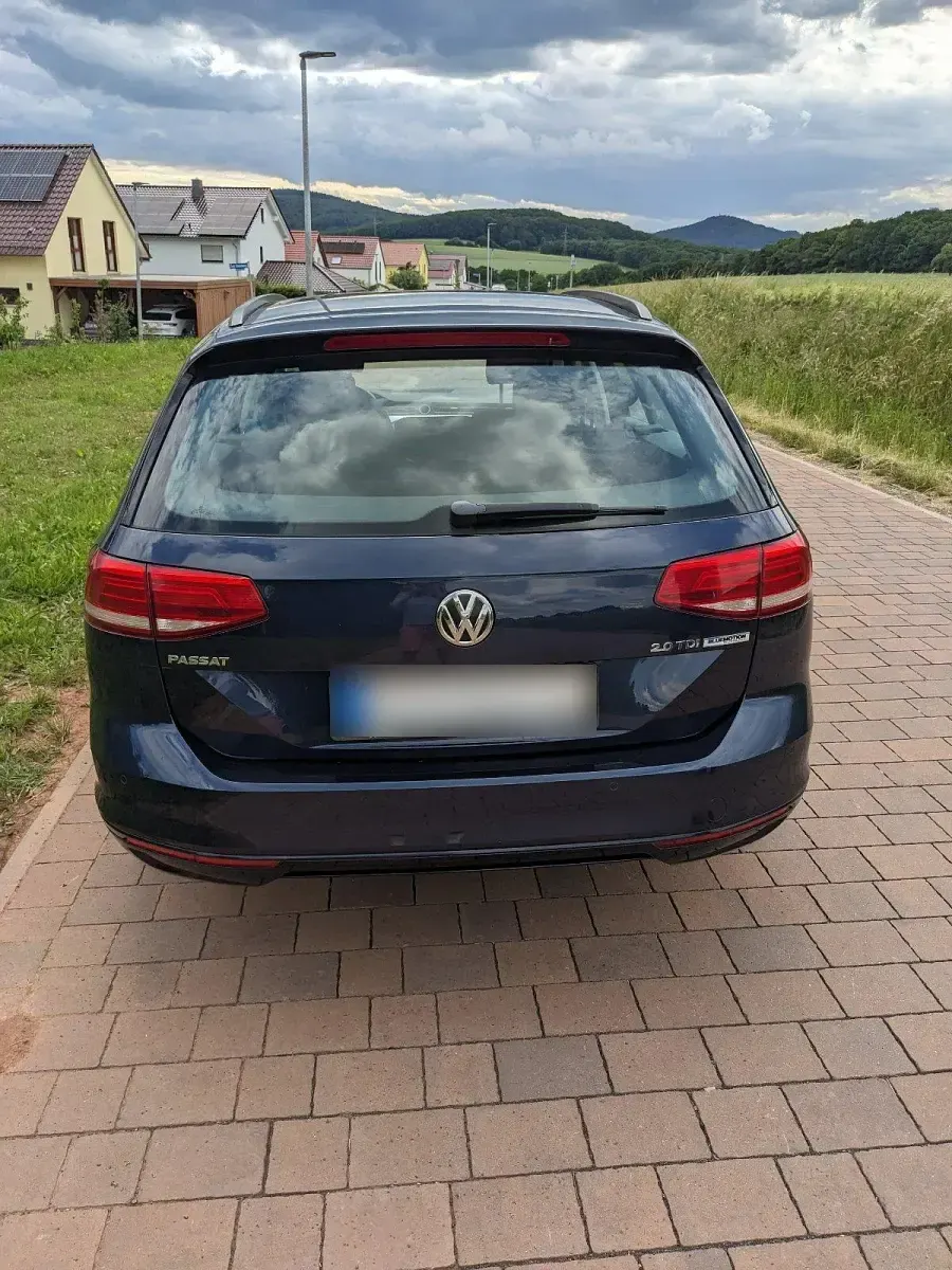 Gebraucht VW Passat 149 PS (109 kW) 2016 Blau Kombi