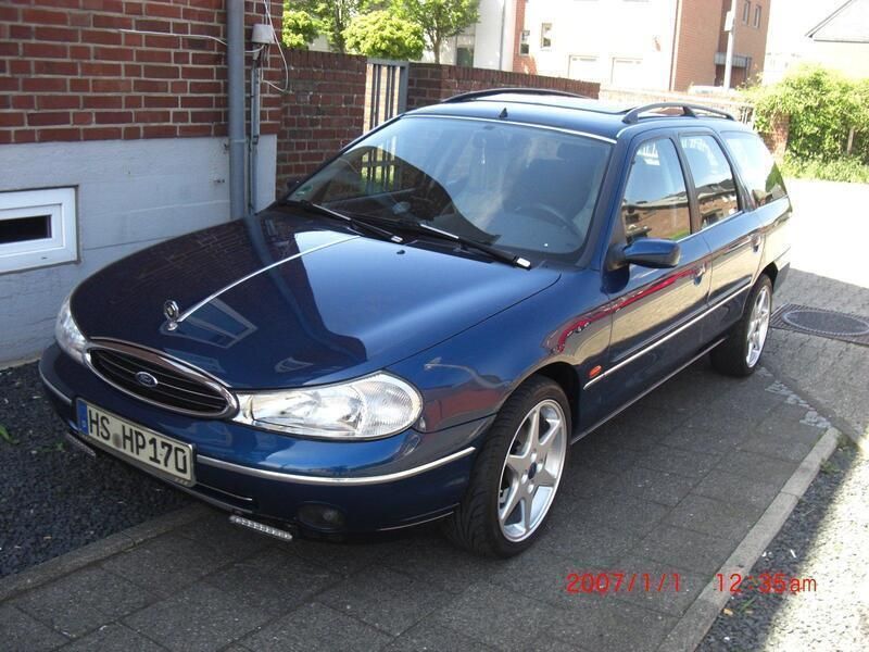 Blau Gebraucht 2000 Ford Mondeo Kombi | 4.990 € - Bild 1/4