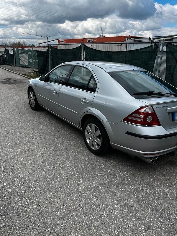 Gebraucht Ford Mondeo 2001 Grau Limousine