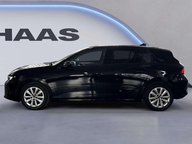 Gebraucht Opel Astra Enjoy 131 PS (96 kW) 2023 Schwarz, (metallic) Limousine