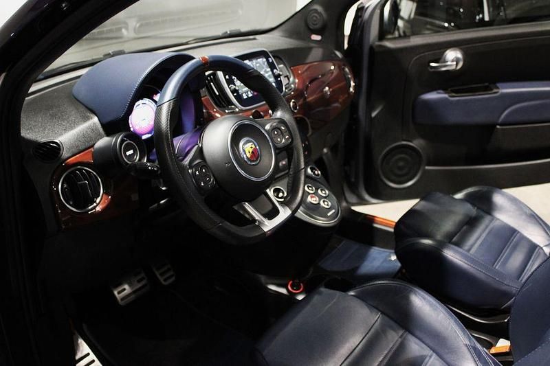 Gebraucht Abarth 695C 179 PS (131 kW) 2018 Colore esterno (blu riva 682b Cabrio