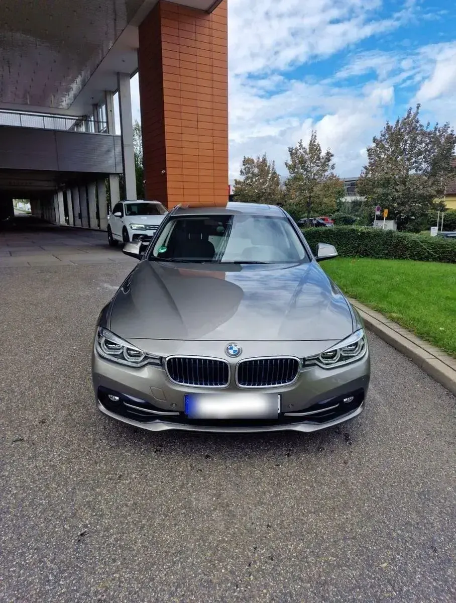 Gebraucht BMW 330e iPerformance 252 PS (185 kW) 2017 Beige Limousine