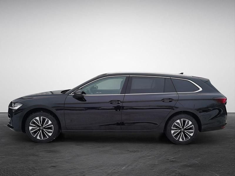 Gebraucht Skoda Superb Selection 150 PS (110 kW) 2024 Schwarz (ebony schwarz metallic) Kombi