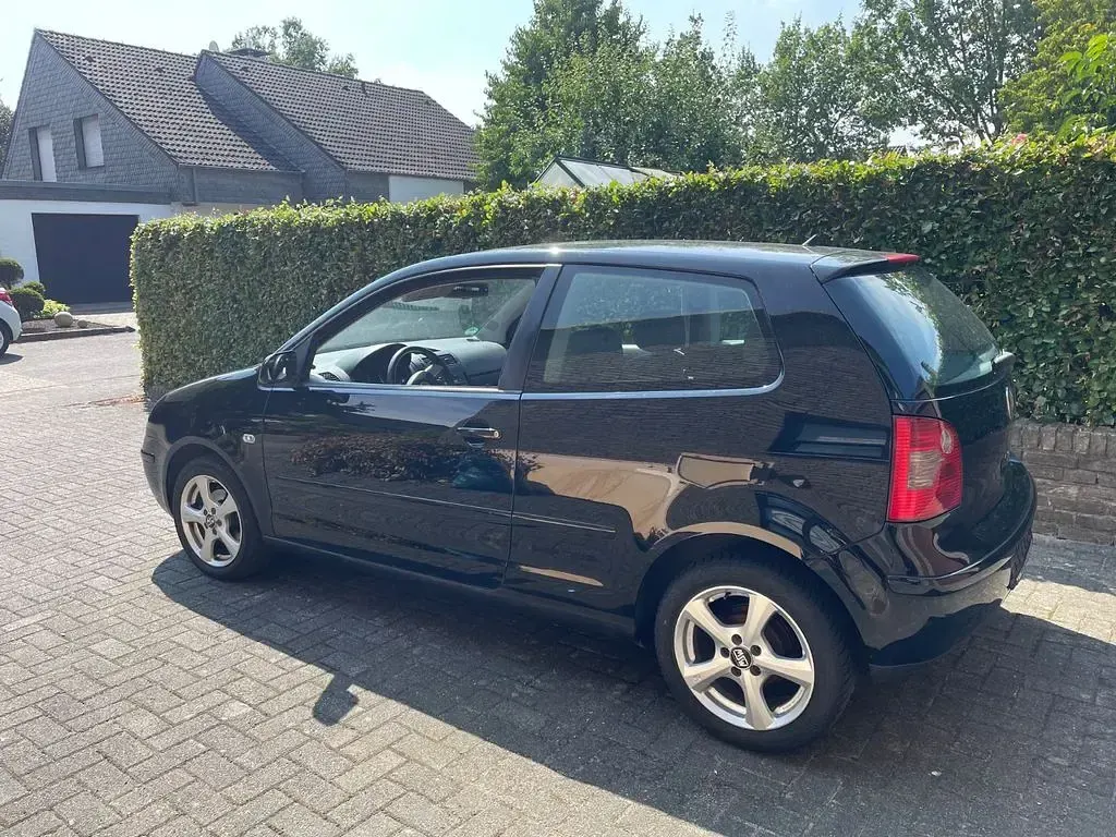 Gebraucht VW Polo Cricket 75 PS (55 kW) 2005 Schwarz Kleinwagen
