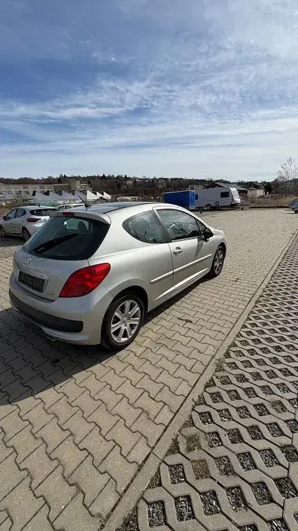 Gebraucht Peugeot 207 Sport 109 PS (80 kW) 2006 Silber Limousine