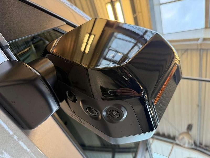 Neu Toyota Land Cruiser Cool 205 PS (150 kW) 2025 Avantgardebronze mica  4v8 SUV