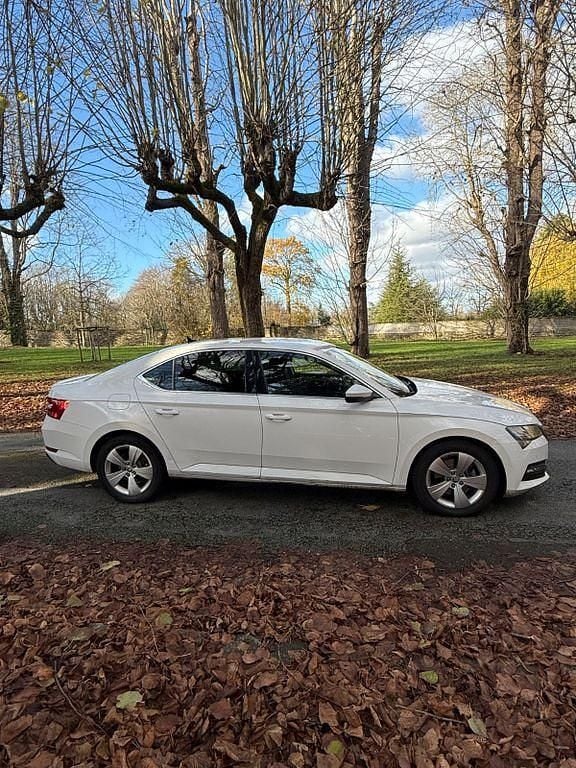Gebraucht Skoda Superb Ambition 122 PS (89 kW) 2021 Weiß Limousine