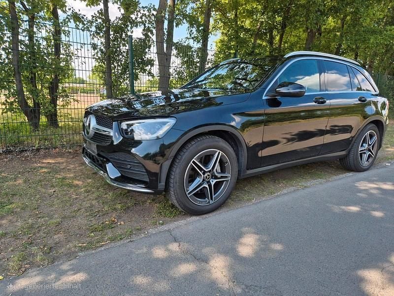 Schwarz Gebraucht 2020 Mercedes GLC200 AMG line SUV | 35.900 € (Guter Preis) - Bild 1/4