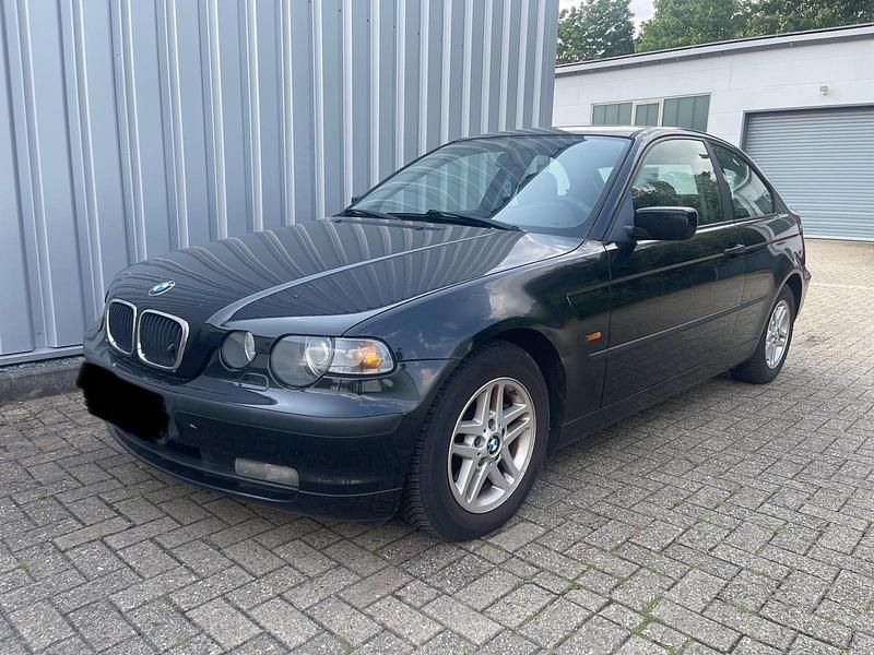 Schwarz Gebraucht 2003 BMW 316 Compact Kleinwagen | 750 € (Guter Preis) - Bild 1/4