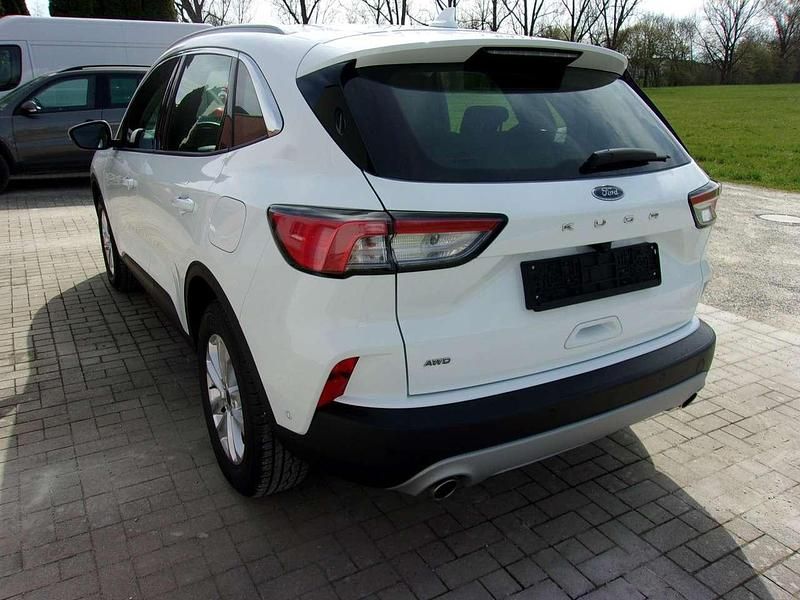 Gebraucht Ford Kuga Titanium 190 PS (139 kW) 2022 Frostweiß SUV