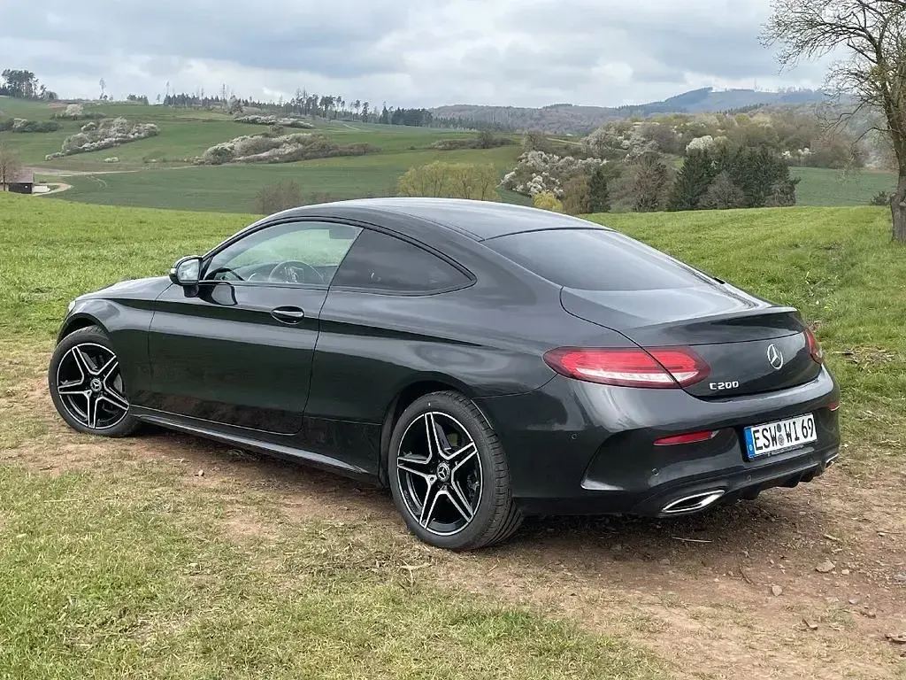 Gebraucht Mercedes C200 AMG line 184 PS (135 kW) 2019 Grau Coupé