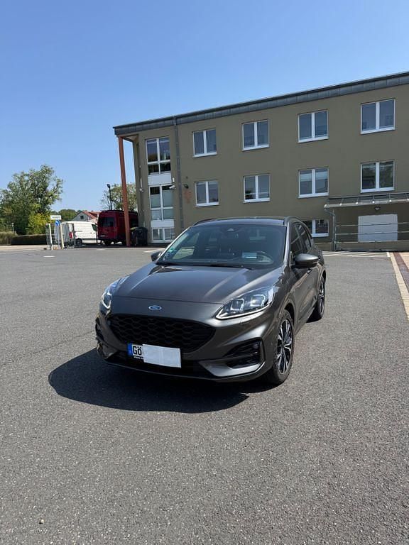 Grau Gebraucht 2020 Ford Kuga ST-Line SUV | 21.999 € (Fairer Preis) - Bild 1/4