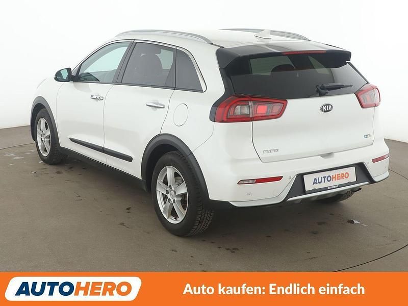 Gebraucht Kia Niro Spirit 141 PS (103 kW) 2016 Weiß SUV