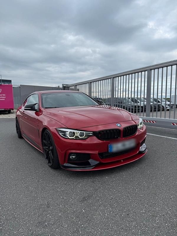 Rot Gebraucht 2018 BMW 430 M Sport Coupé | 25.000 € (Fairer Preis) - Bild 1/4