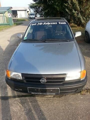 Gebraucht Opel Astra 71 PS (52 kW) 1995 Gold Limousine