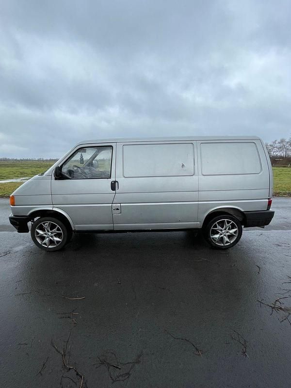 Second-hand VW Transporter 77 CP (56 kW) 1995 Argintiu Van