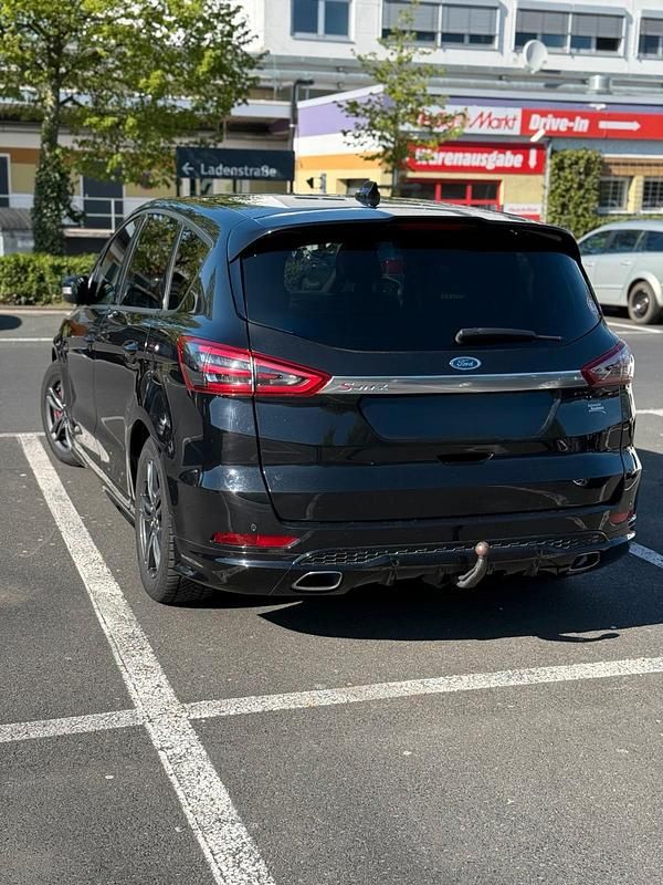 Używany Ford S-MAX ST-Line 190 KM (139 kW) 2020 Czarny Minivan