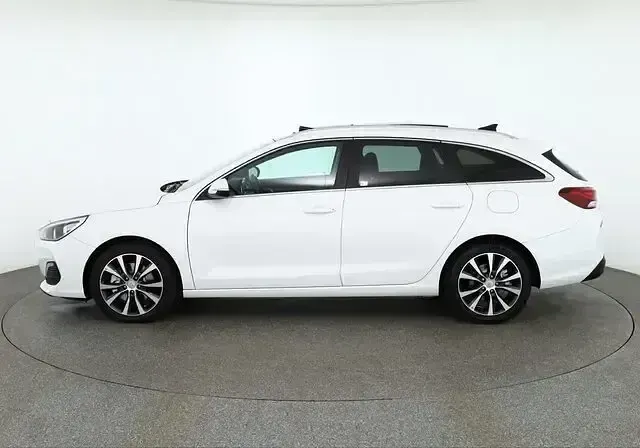 Gebraucht Hyundai i30 Style 136 PS (100 kW) 2019 Polar white Kombi