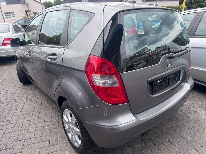 Gebraucht Mercedes A180 116 PS (85 kW) 2009 Grau Kleinwagen